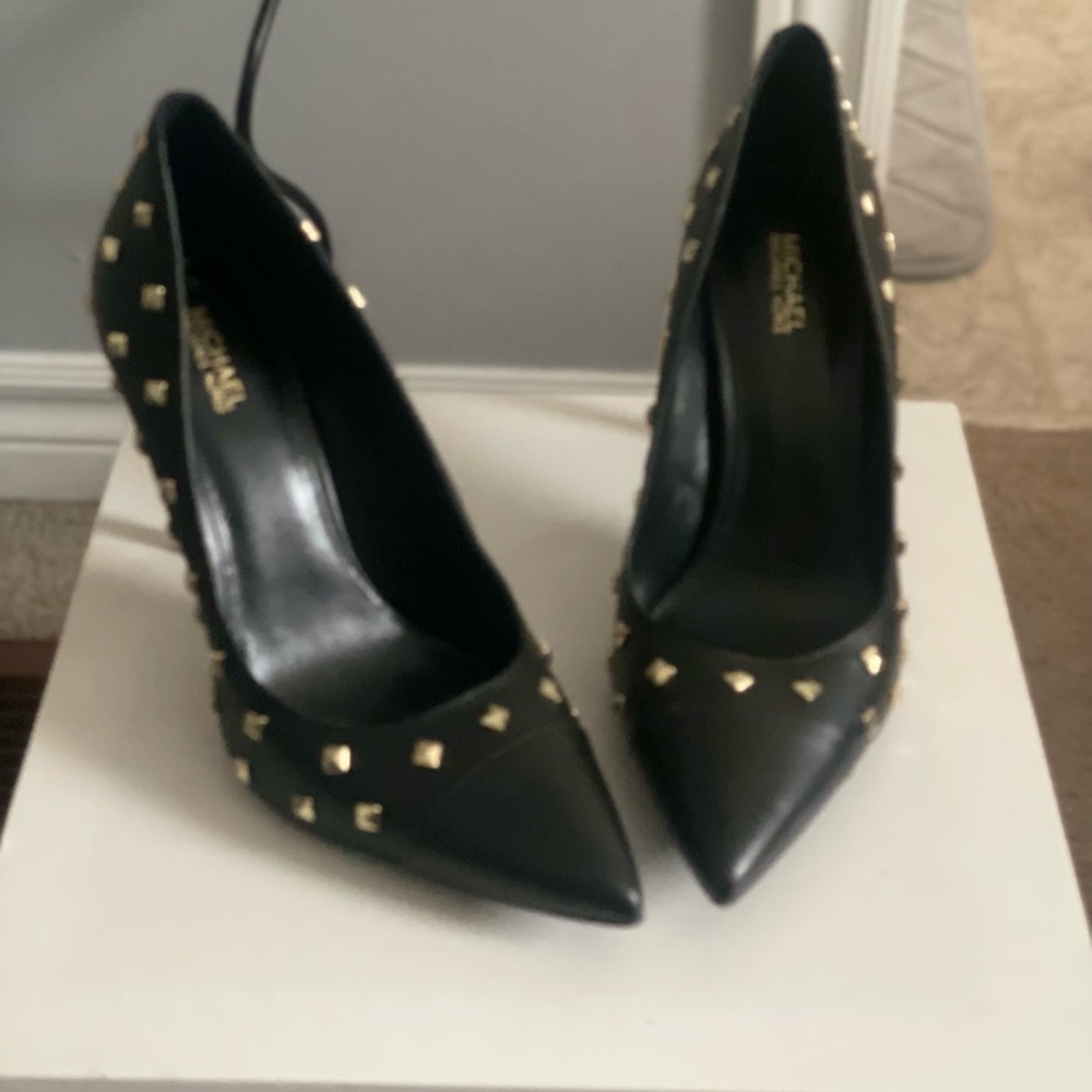 Michael Kors Keke Cap Toe Pump